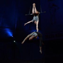 Duo Static Trapeze Act