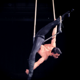 Dance trapeze Act